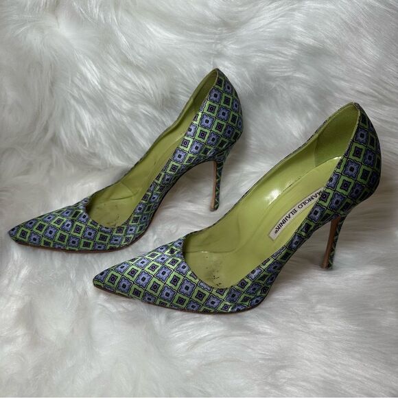 Vintage Manolo Blahnik Pumps - Picture 4 of 10